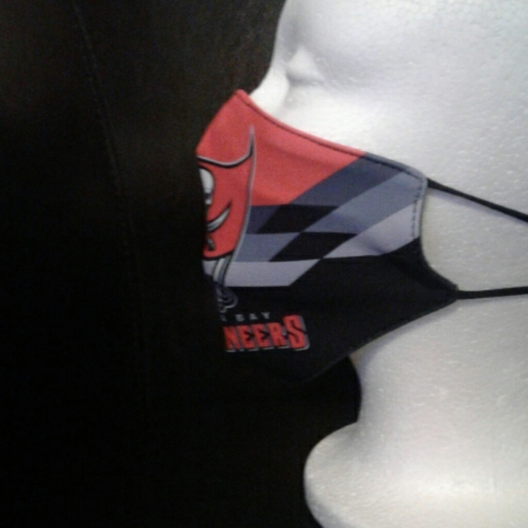 ❤NEW Tampa Bay Buccaneers Face Mask❤ - Picture 3 of 7